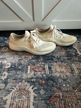 Crocs LiteRide 360 Pacer Sneakers .